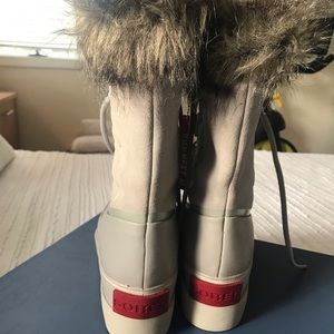 SOREL New Joan of Arctic size 9